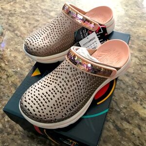 💖Cali year Skechers comfy shoes 💖